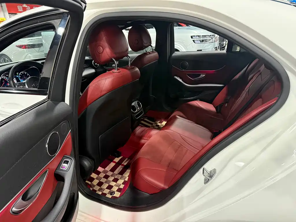 Mercedes-Benz C-Class — миниатюра 8