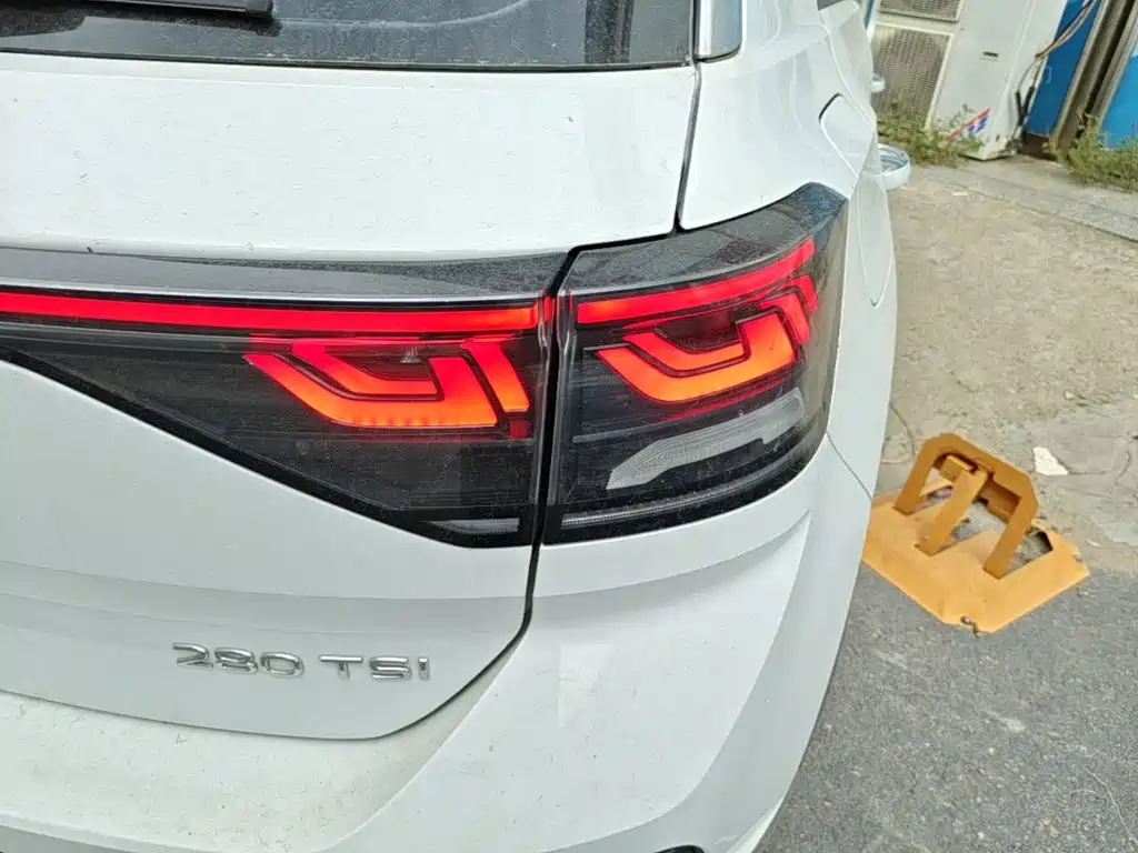Volkswagen T-Roc — миниатюра 8
