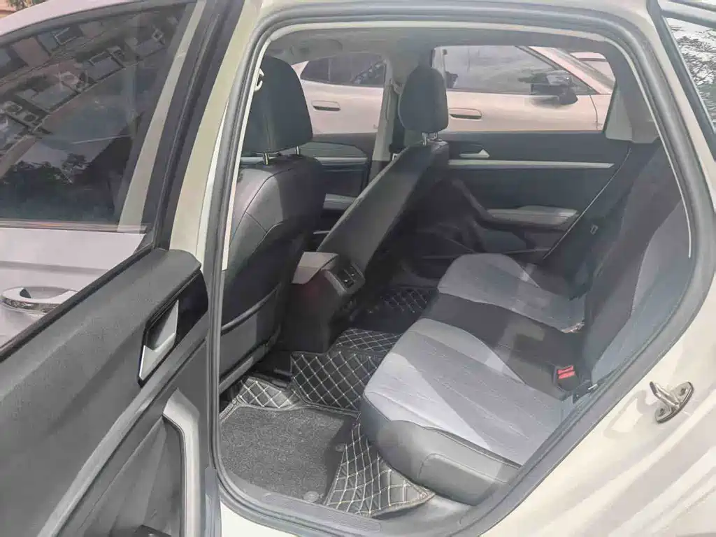 Volkswagen Lavida — миниатюра 6