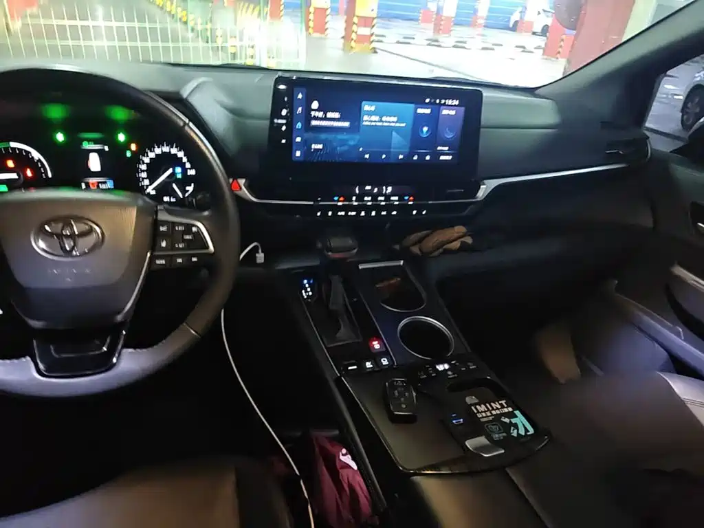 Toyota Sienna — миниатюра 13
