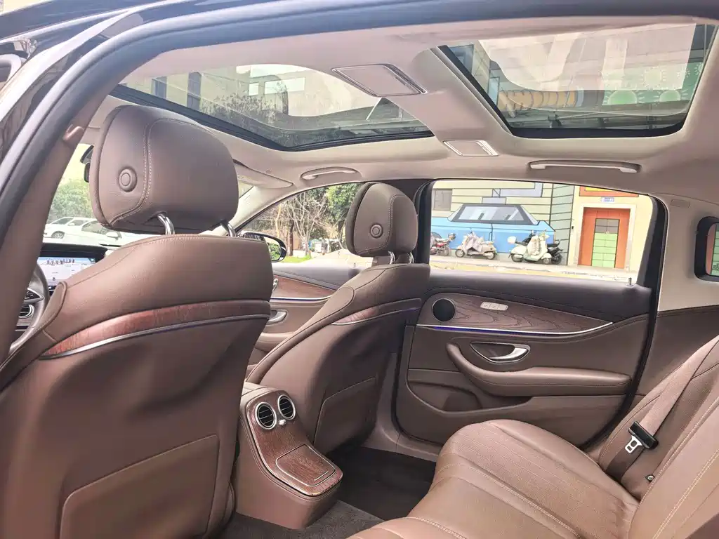 MERCEDES-BENZ E CLASS