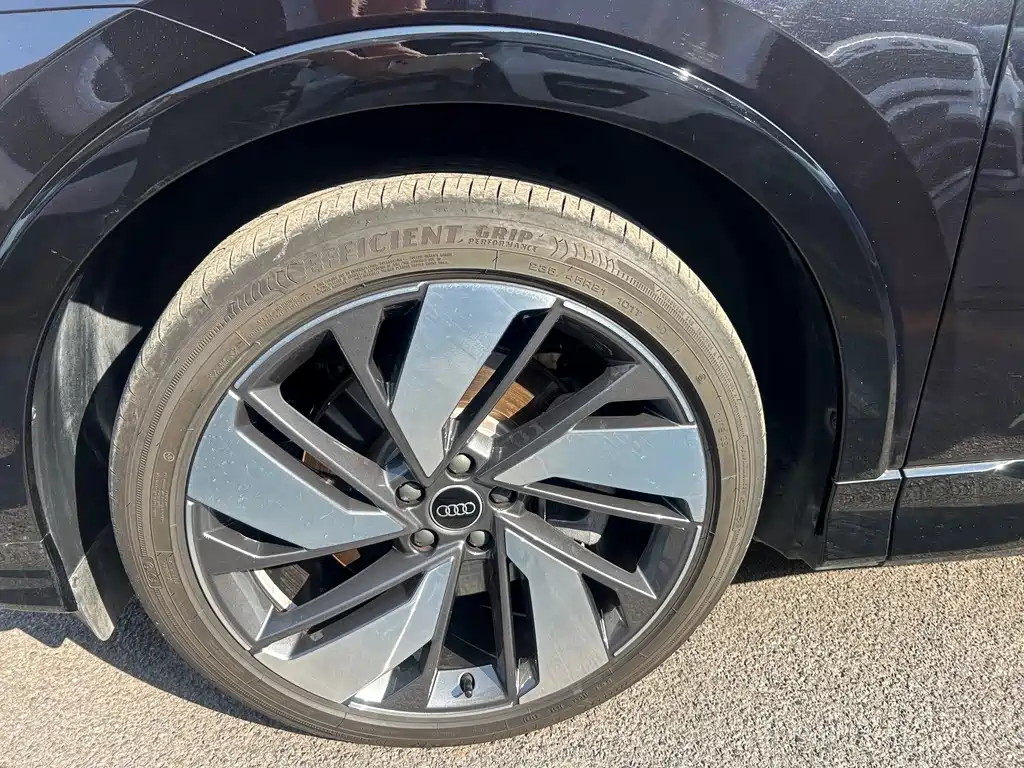 Audi Q5 e-tron — миниатюра 21