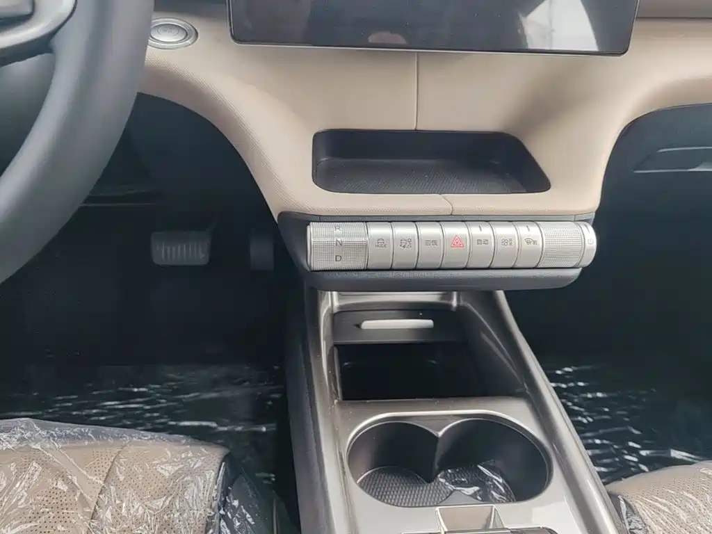 BYD Dolphin — миниатюра 14