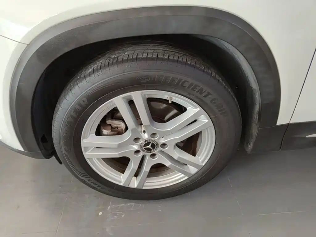 Mercedes-Benz GLB — миниатюра 23