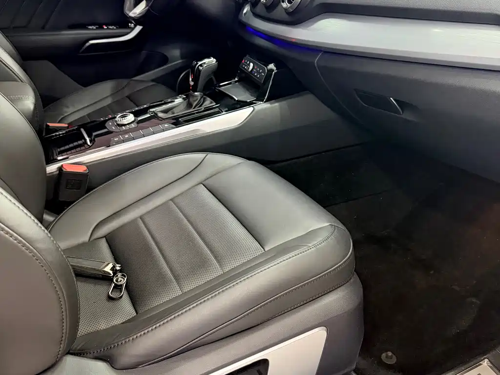 WEI PAI WEI BRAND VV7