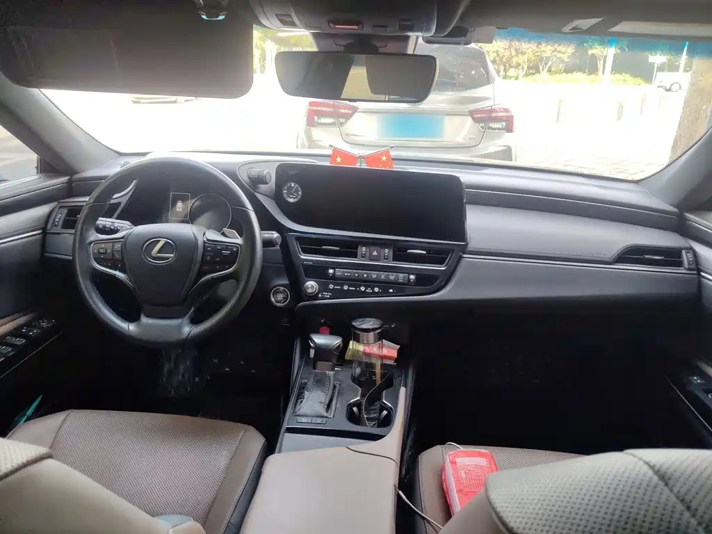 Lexus ES — миниатюра 18