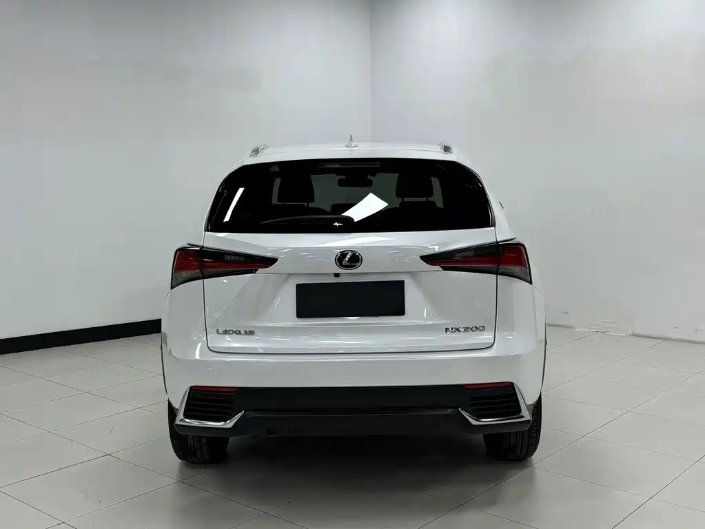 Lexus NX — миниатюра 5