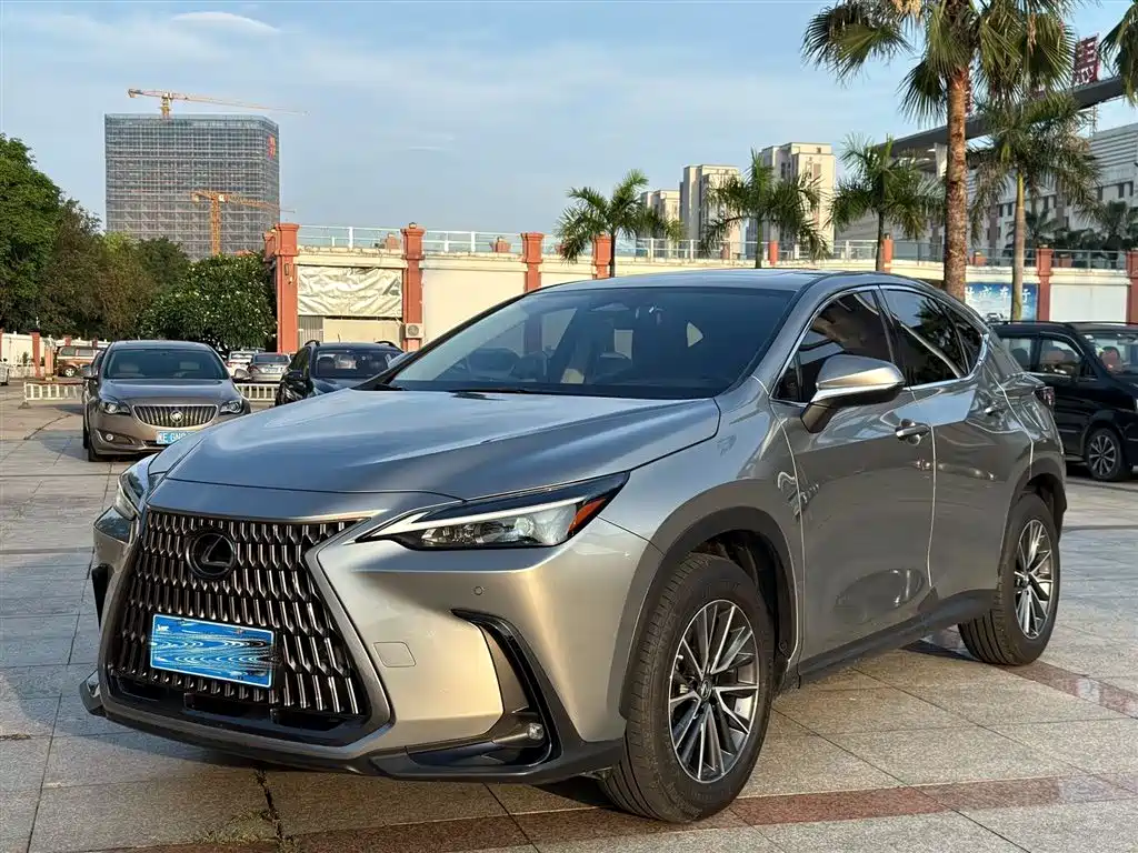 Купить Lexus NX