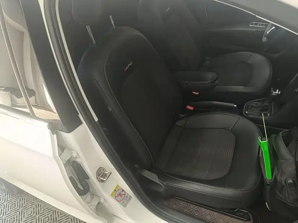 Skoda Rapid Spaceback — миниатюра 25