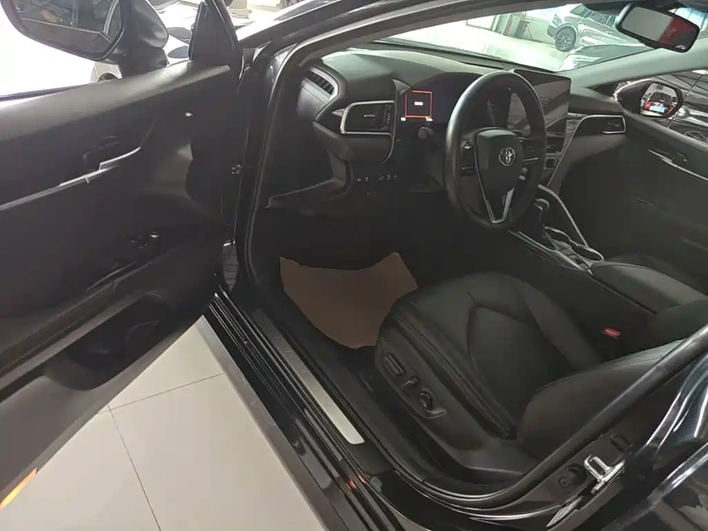 Toyota Camry — миниатюра 16