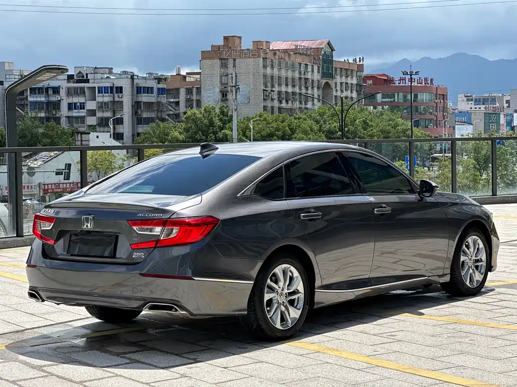 Honda Accord — миниатюра 13