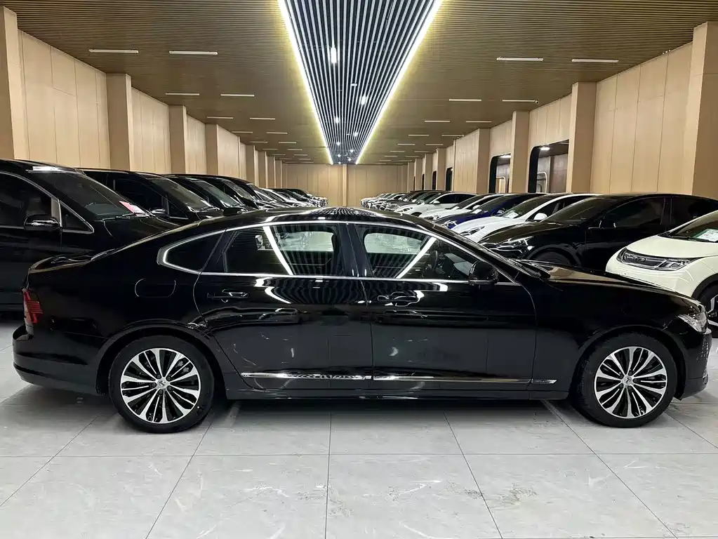 Volvo S90 PHEV — миниатюра 4