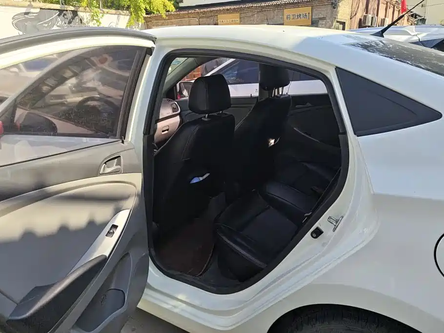 Hyundai Verna — миниатюра 11