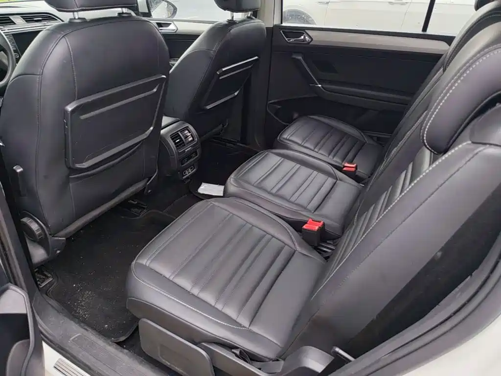 Volkswagen Touran — миниатюра 22