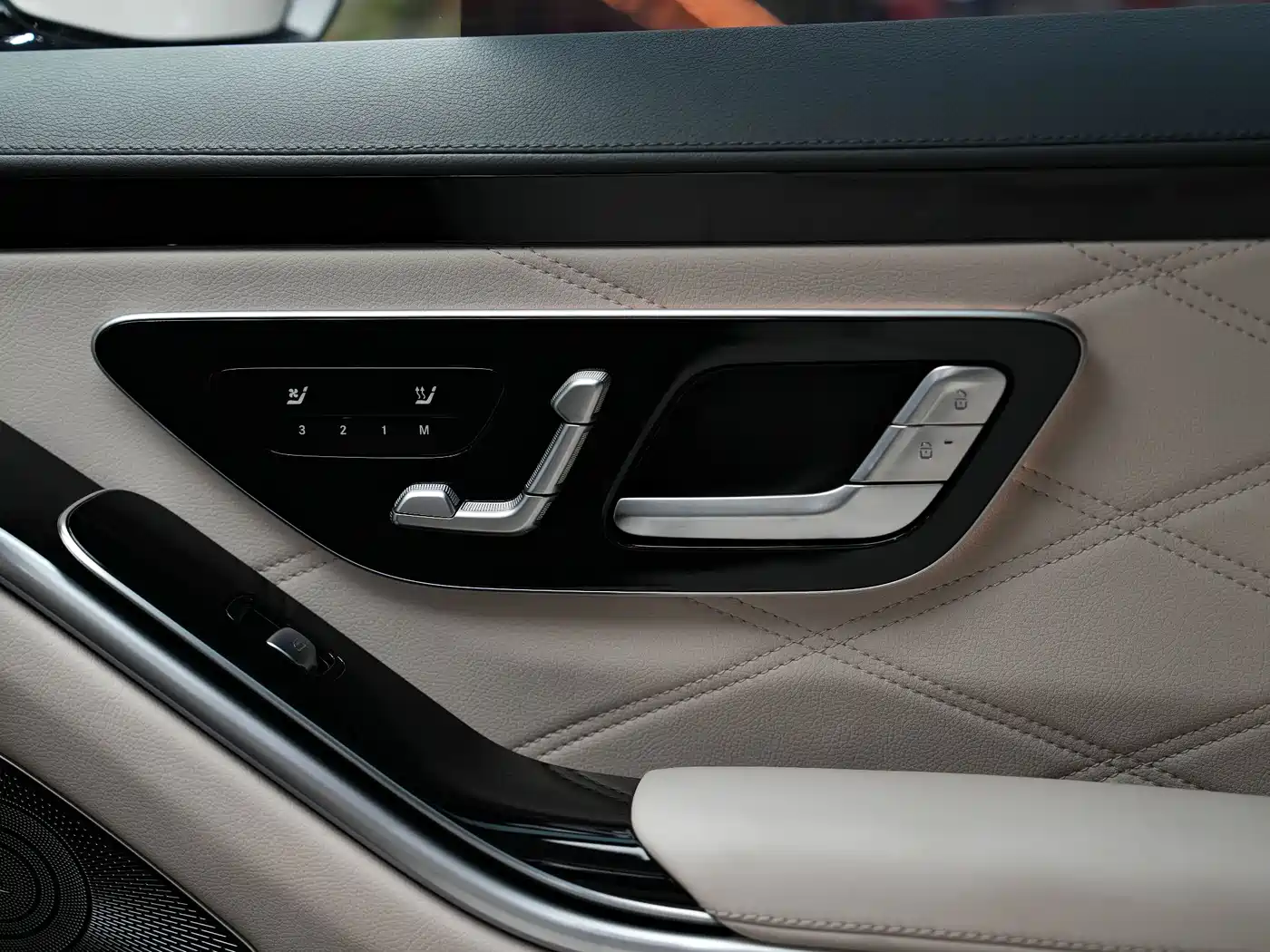 Mercedes-Benz Maybach S-Class id 4606878 из Китая 33