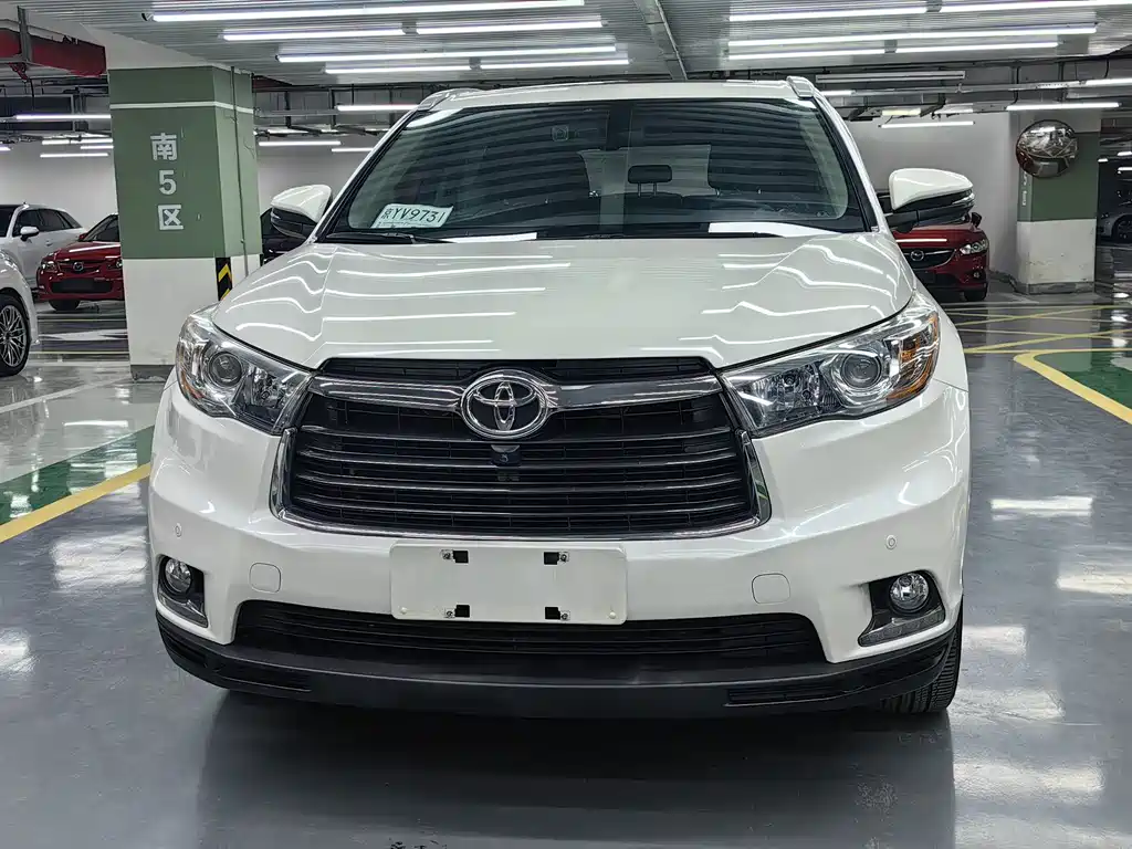 TOYOTA HIGHLANDER