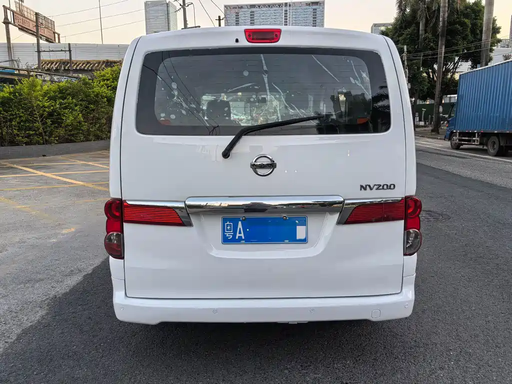 Nissan NV200 — миниатюра 6