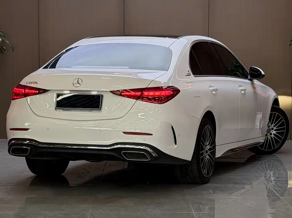 Mercedes-Benz C-Class — миниатюра 13