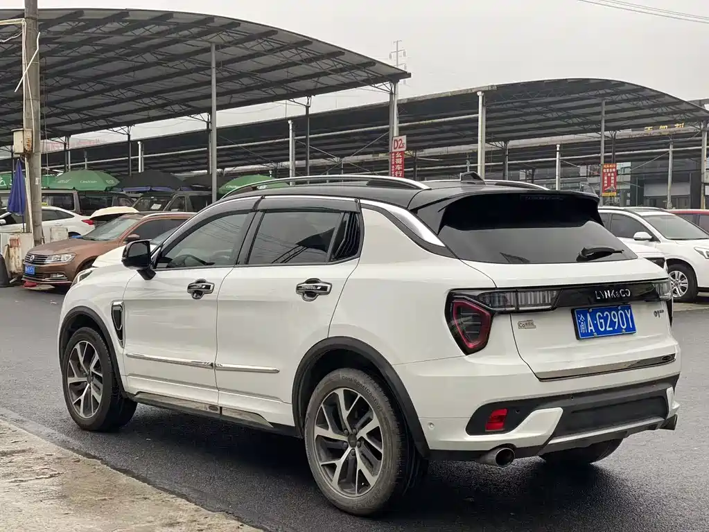 Lynk & Co 01 — миниатюра 6