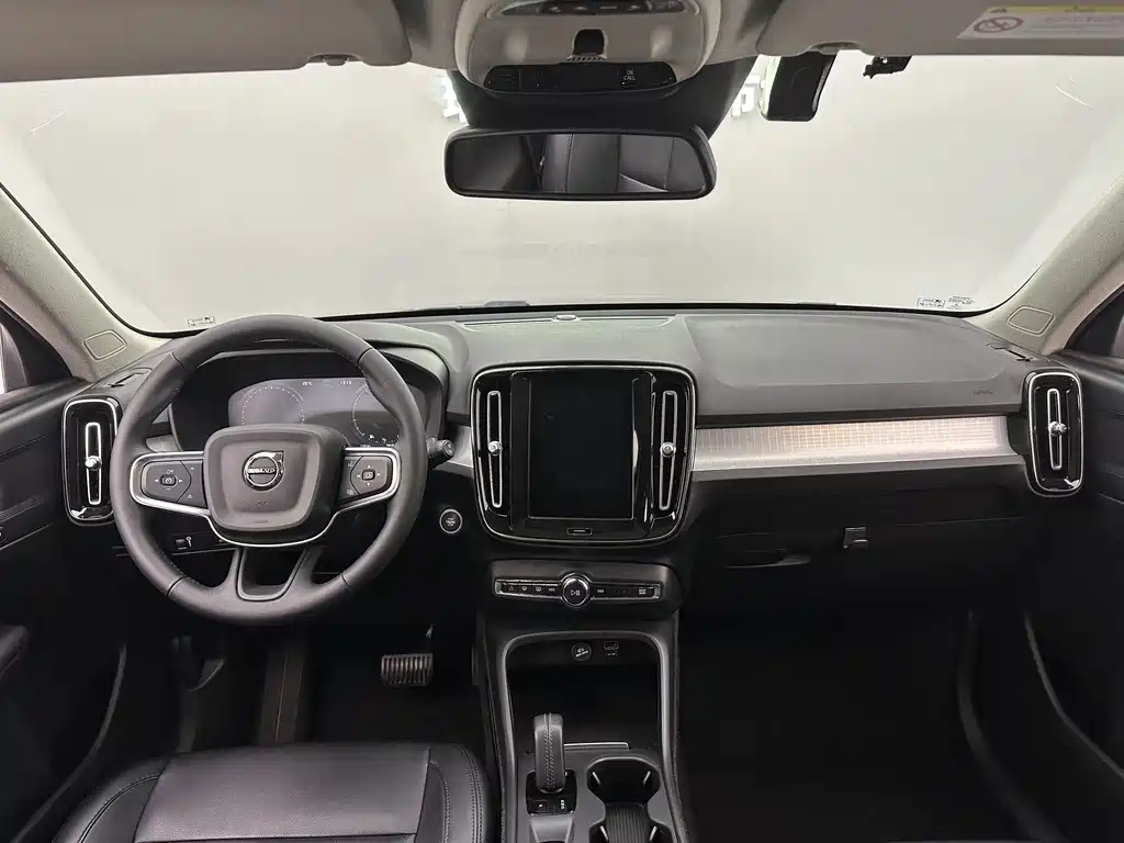 Volvo XC40 — миниатюра 11