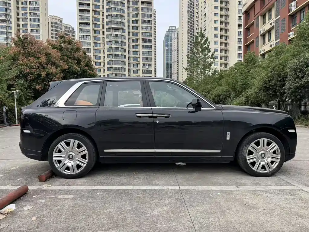 Rolls-Royce Cullinan — миниатюра 4
