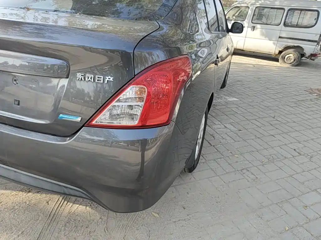 Nissan Sunny — миниатюра 8