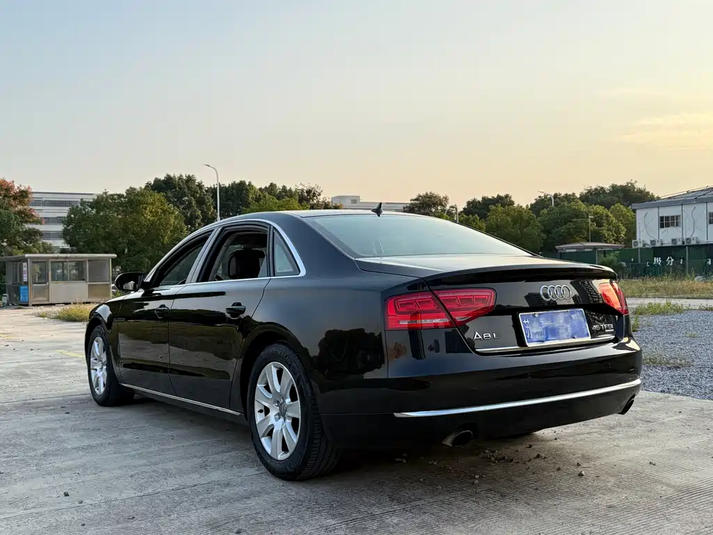 Audi A8 — миниатюра 4