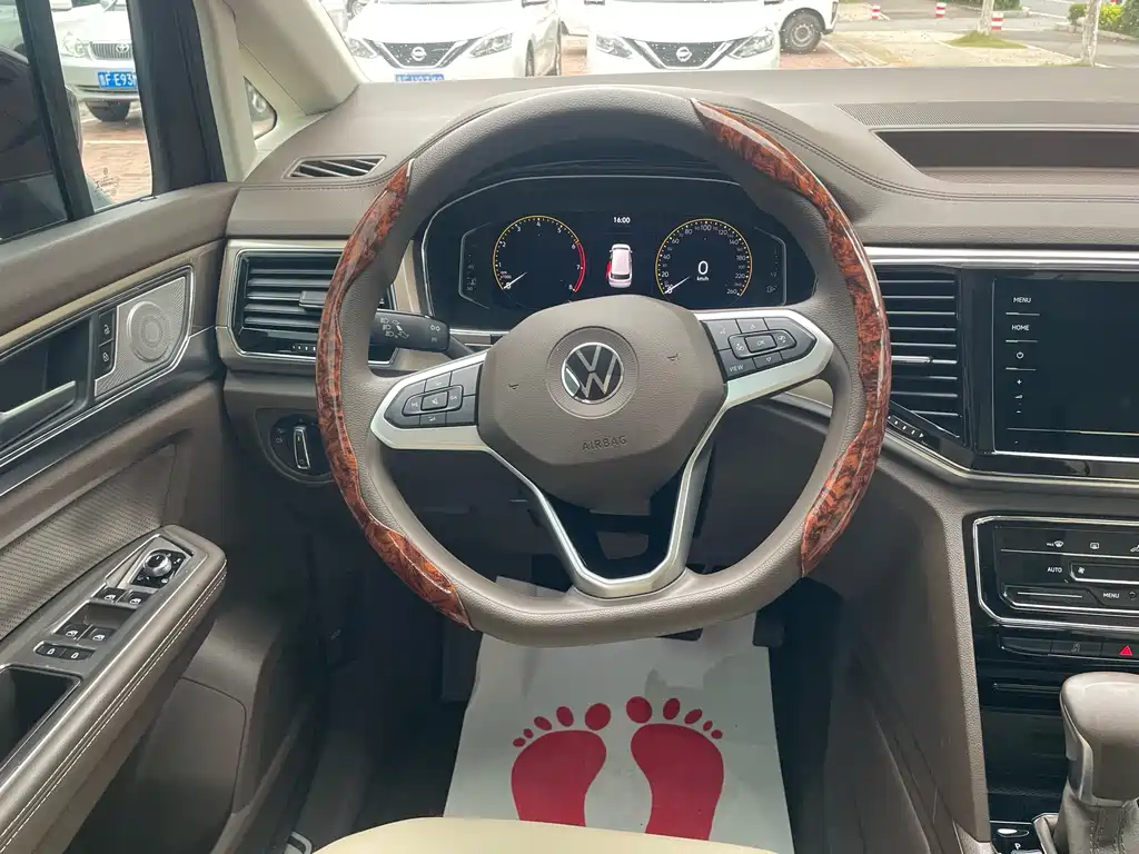 Volkswagen Viloran 2022 330TSI