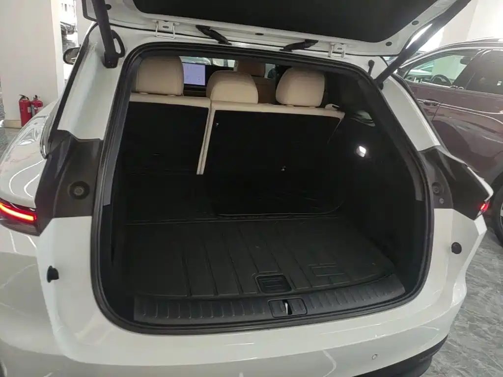 Li Auto Идеальный i6 — миниатюра 19