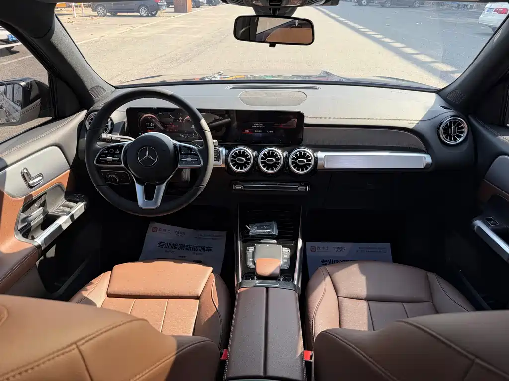 Mercedes-Benz GLB — миниатюра 11