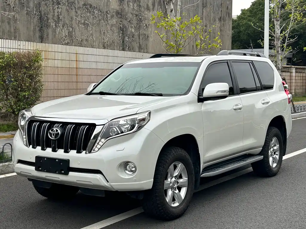 TOYOTA PRADO
