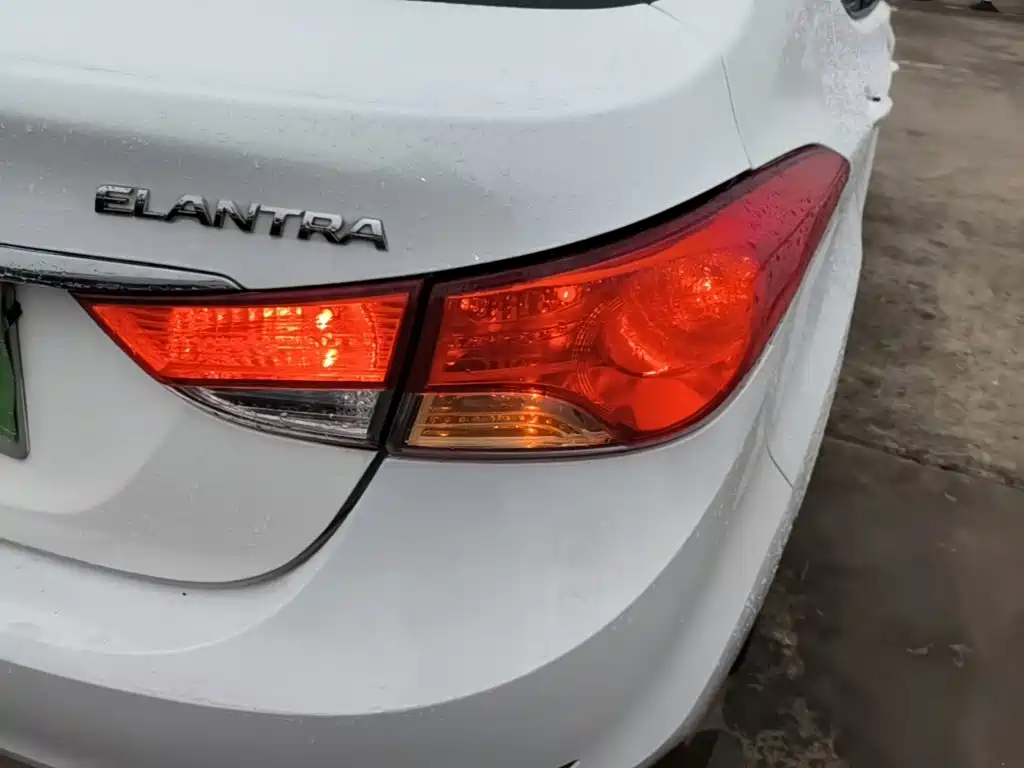 Hyundai Elantra Langdong — миниатюра 8