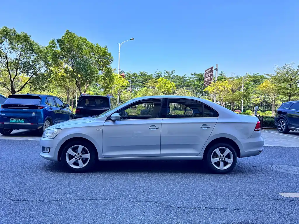 Volkswagen Santana — миниатюра 4