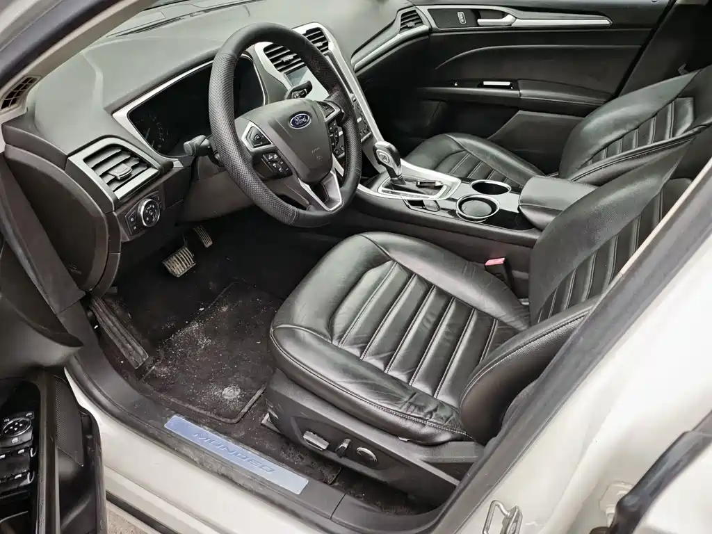 Ford Mondeo — миниатюра 7