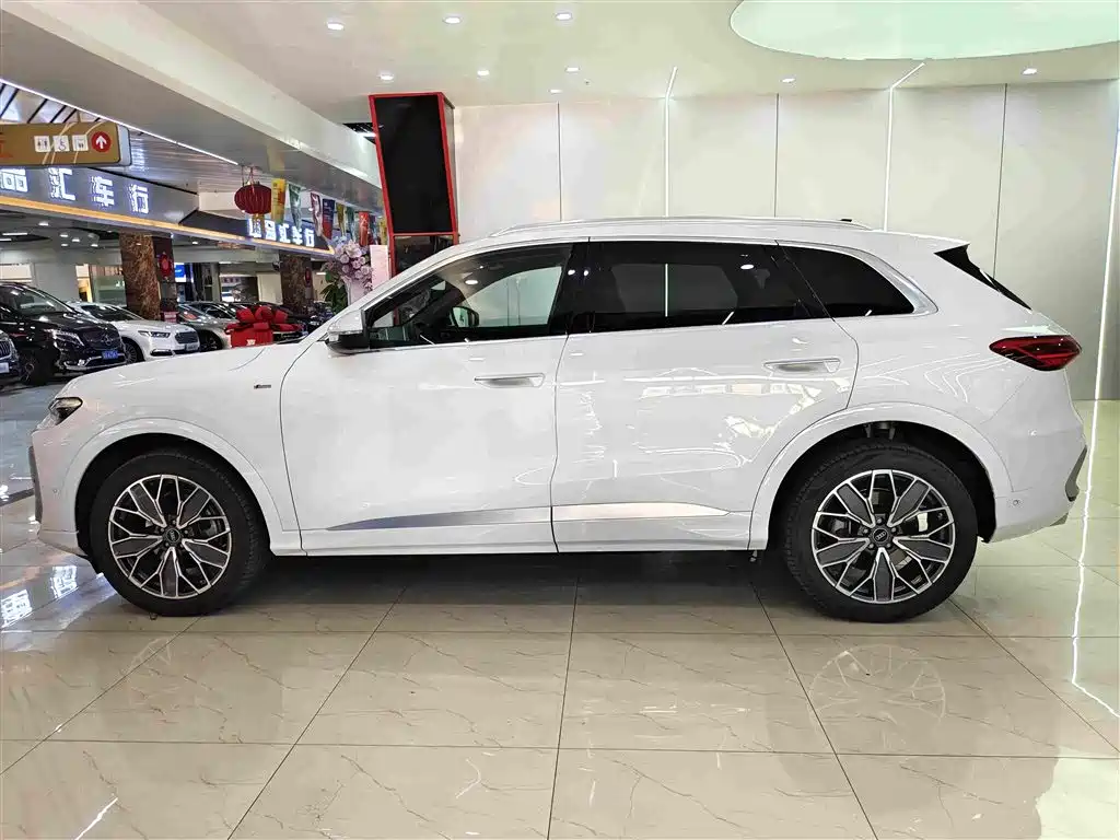 Audi Q5L — миниатюра 15