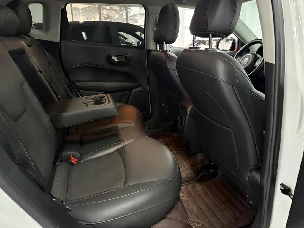 Jeep Compass — миниатюра 17