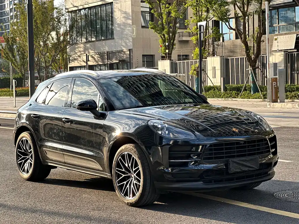 Porsche Macan — миниатюра 3