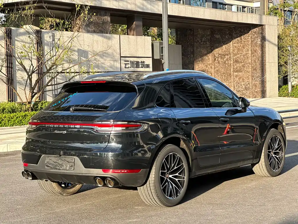 Porsche Macan — миниатюра 9