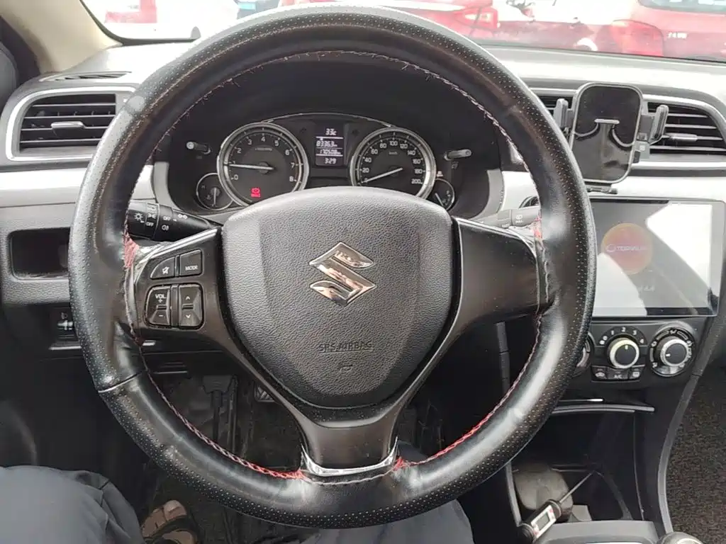 Suzuki Alivio — миниатюра 11