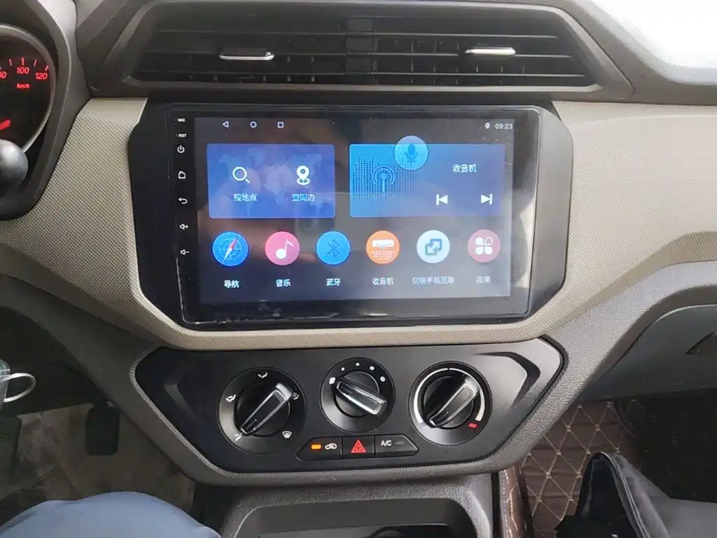 Wuling Hongguang — миниатюра 13
