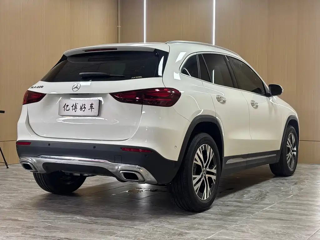 Mercedes-Benz GLA — миниатюра 9