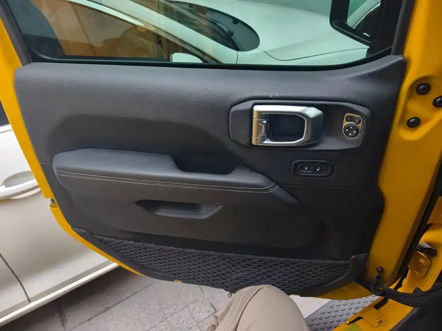 Jeep Wrangler PHEV — миниатюра 7