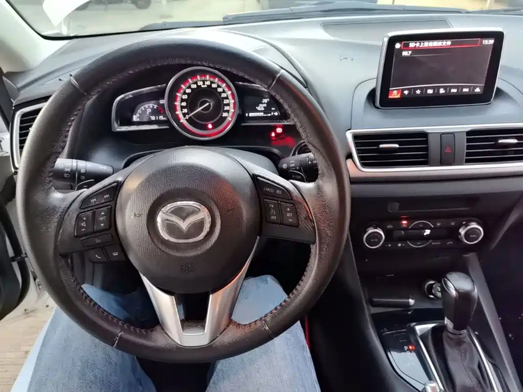Mazda 3 Axela — миниатюра 10