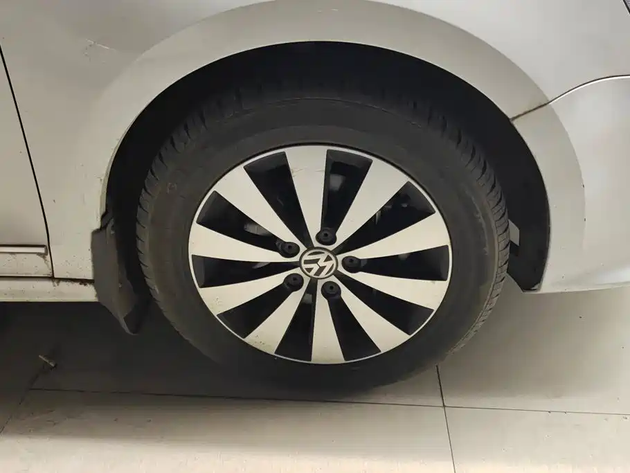 Volkswagen Sagitar — миниатюра 6