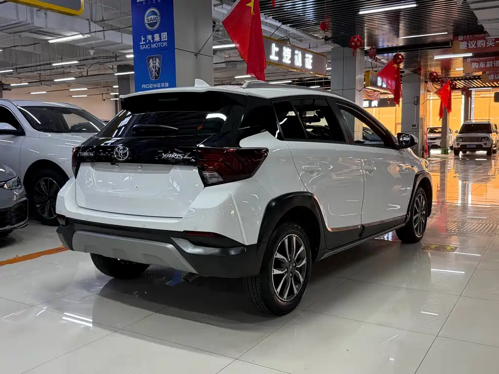 Toyota Yaris L — миниатюра 9
