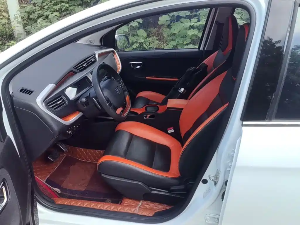 Geely Vision X1 — миниатюра 15