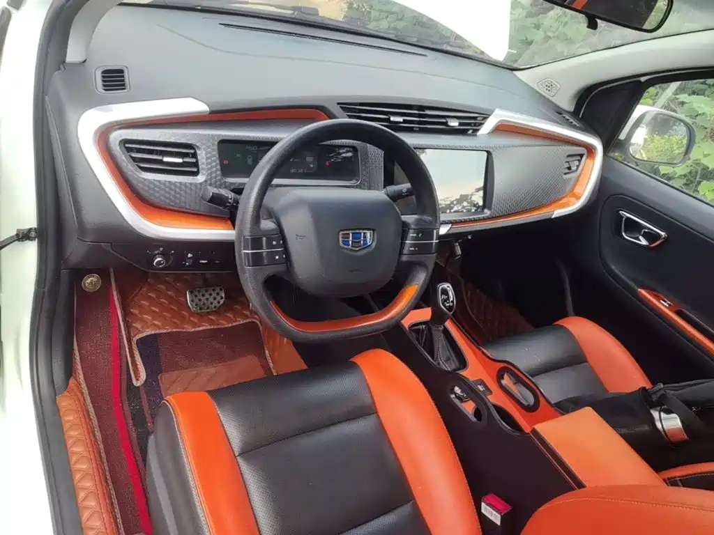 Geely Vision X1 — миниатюра 10