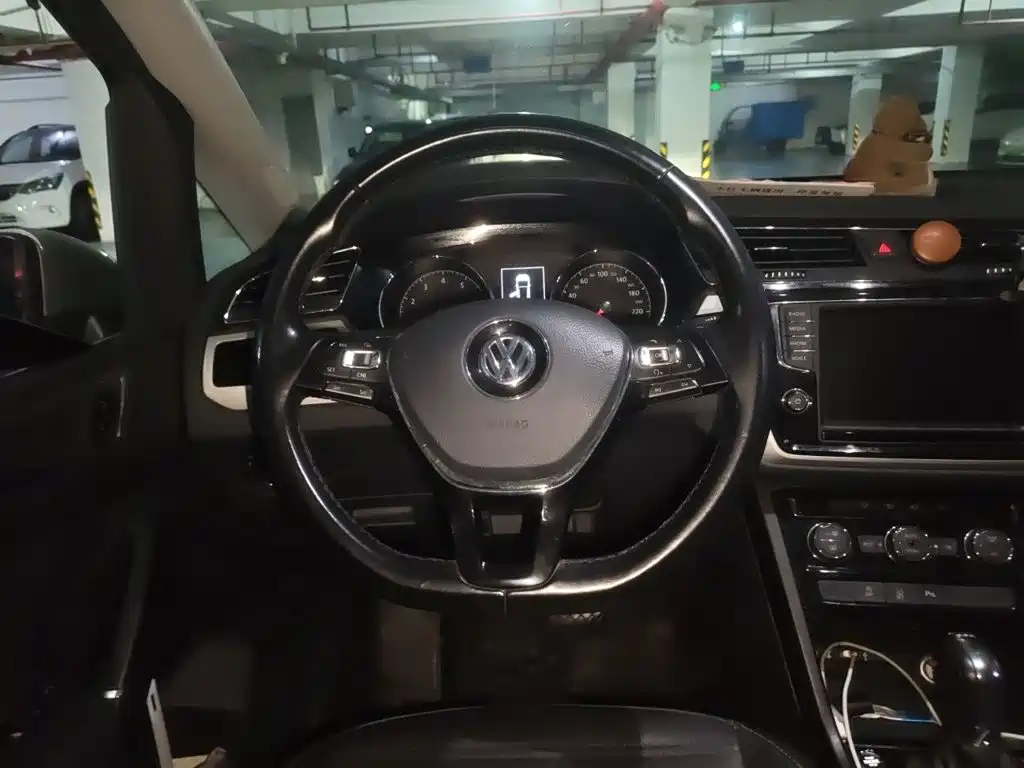 Volkswagen Touran — миниатюра 3