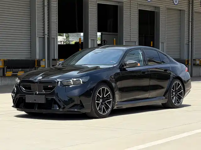 BMW M5 PHEV