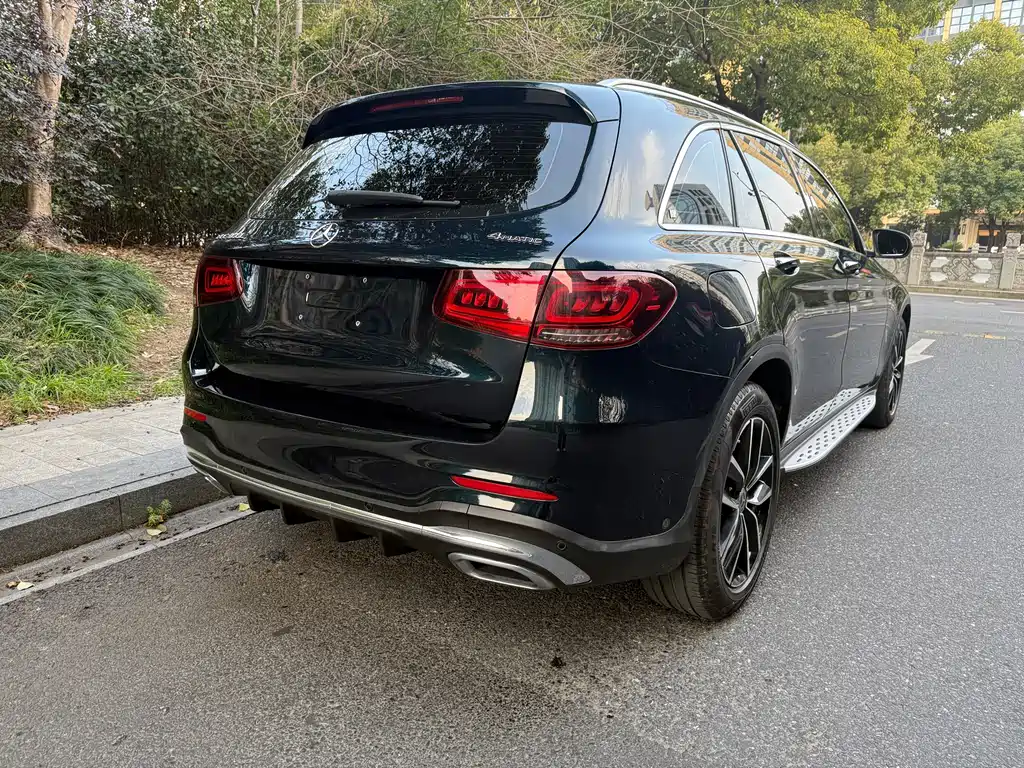 MERCEDES-BENZ GLC